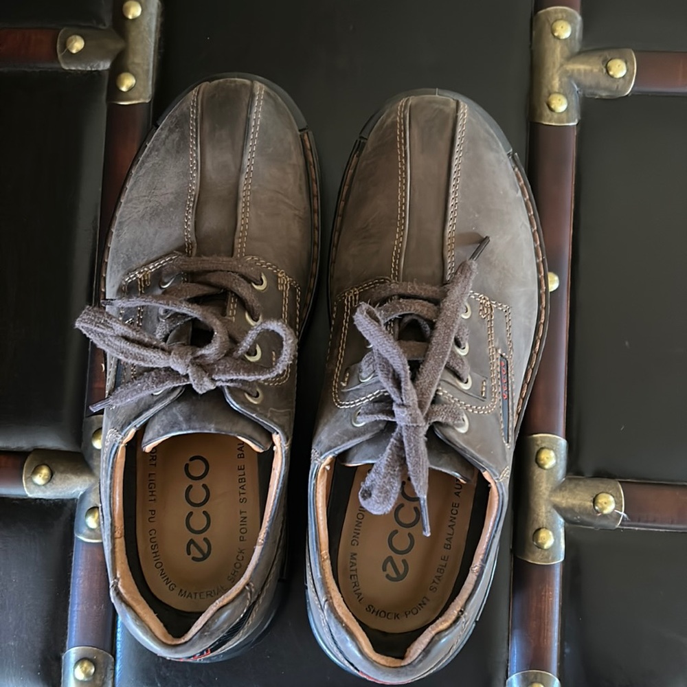 Ecco oxfords, excellent condition.